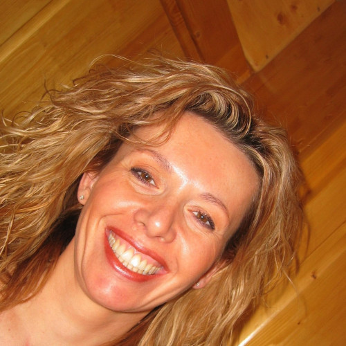 Qui aime les blondes salopes ?